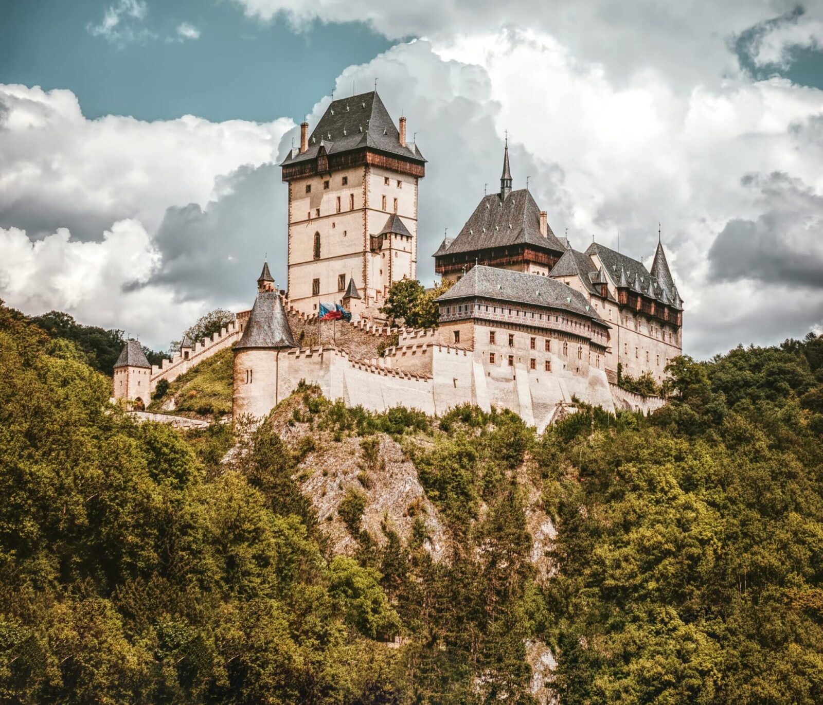 Výlet na Karlštejn: Cesta do české historie